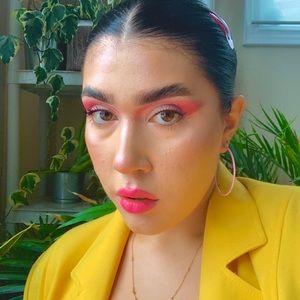 Meet your Posher, Carla